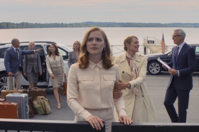 Twenty suitcases appeared at the gate of my house by the lake, as if someone had turned it into a check-in point for a whole month. A few minutes later, my parents showed up with a bunch of relatives – and since I didn’t want to clean up their mess, my mother said, ‘The family has the right!’ I didn’t argue. I just pointed to the sign: Guests Only. Then the building manager started reading names… and stopped at my father’s name. The atmosphere changed so quickly that my mother grabbed my hand and whispered, ‘Don’t do that.’